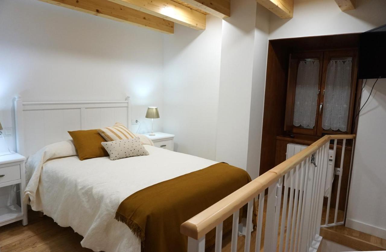 تابيا دي كاسارييغو Apartamentos Turisticos El Penon المظهر الخارجي الصورة